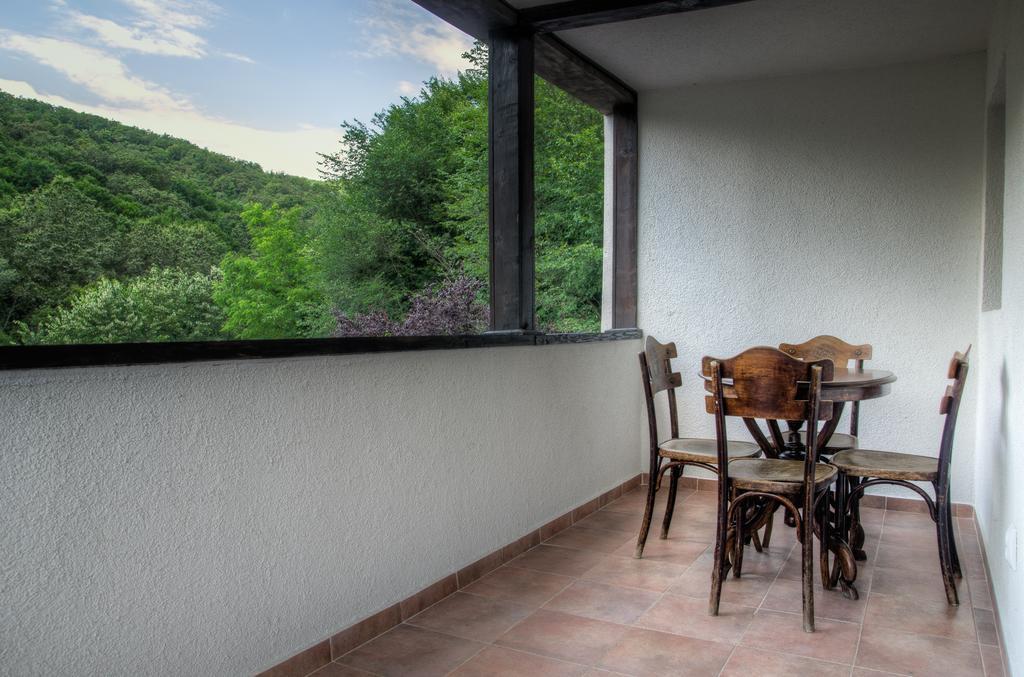 Sărata-Monteoru Pensiune-Restaurant Tara Luanei חדר תמונה